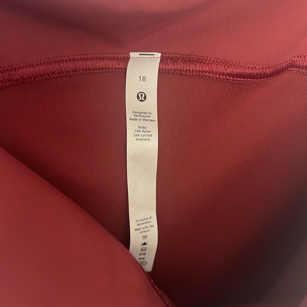 NWOT / Lululemon InStill High-Rise Tight 25" - Picture 8 of 8